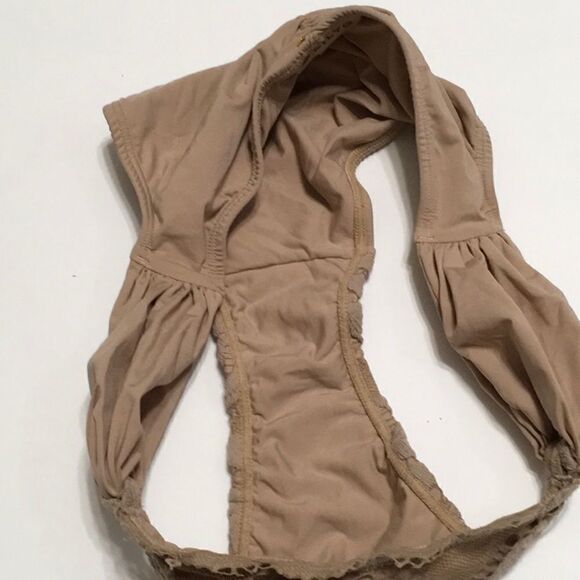 New. PILYQ water lily lace bikini bottoms. Small - Picture 5 of 5